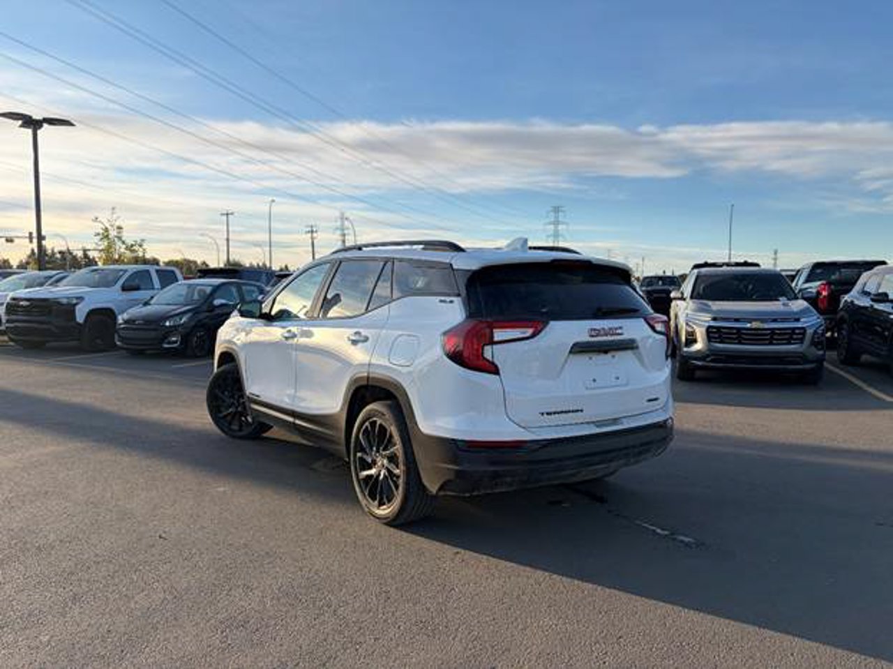 2024 GMC Terrain AWD 4dr SLE White Sherwood Park - photo #3