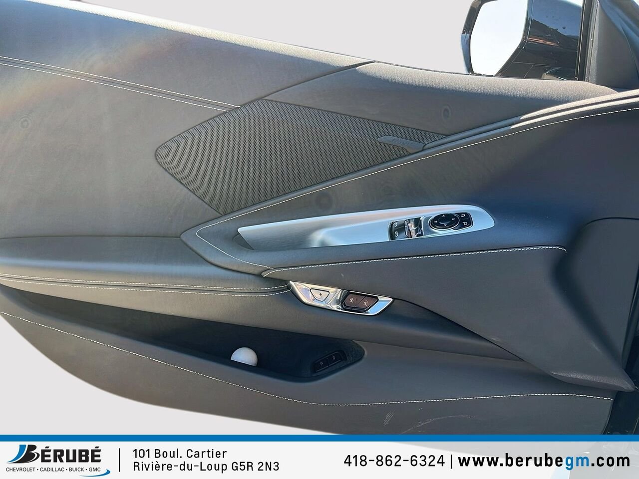 CHEVROLET STINGRAY COUPE Stingray coupé 2 portes avec 1LT 2025 Noir Rivière-du-Loup - photo #9