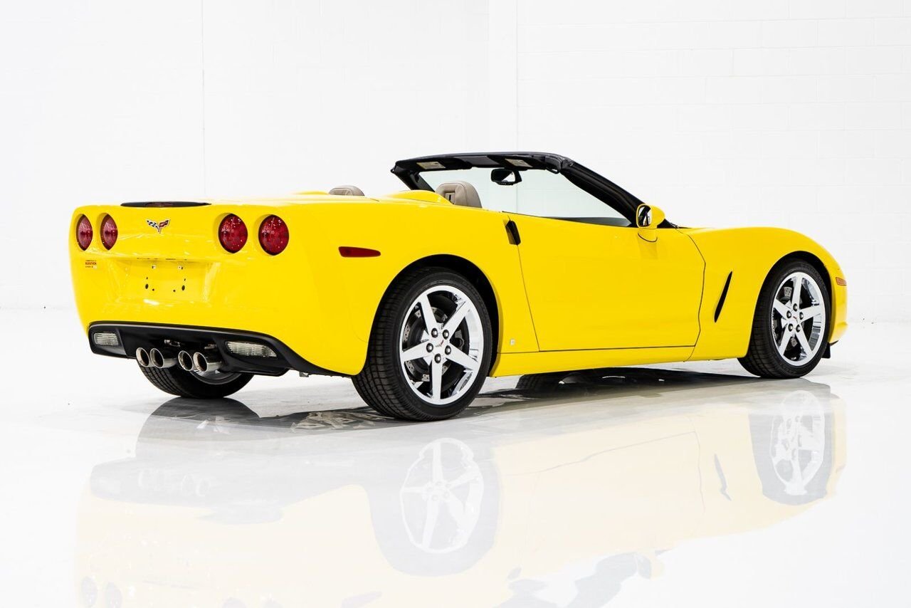 Chevrolet Corvette PRIX EN USD | With Only 900km (563mi) From New With Window Sticker 2008 Jaune Montréal - photo #82
