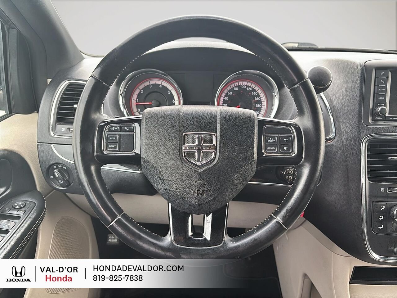 2015 Dodge Grand Caravan SXT Premium Plus fourgonnette de tourisme 4 portes Billet Metallic Val-d'Or - photo #8
