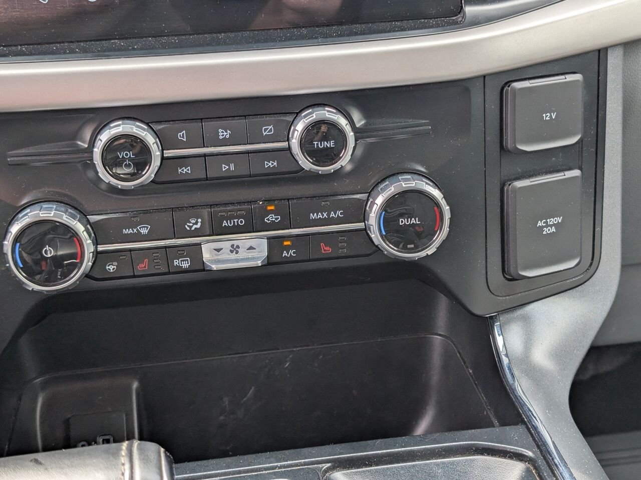 Ford F-150 Lightning XLT/SIÈGES CHAUFFANT/VOLANT CHAUFFANT/AC BIZONE/BLUETOOTH/CAMÉRA DE RECUL 2023 Noir Sherbrooke - photo #14