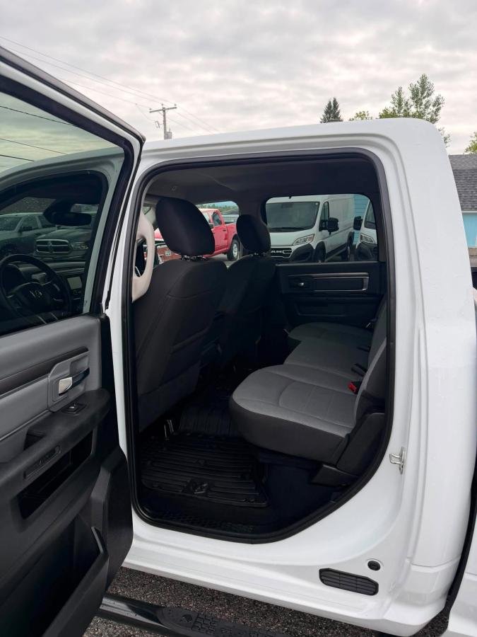 2023 RAM 1500 Classic White Lac Mégantic - photo #10
