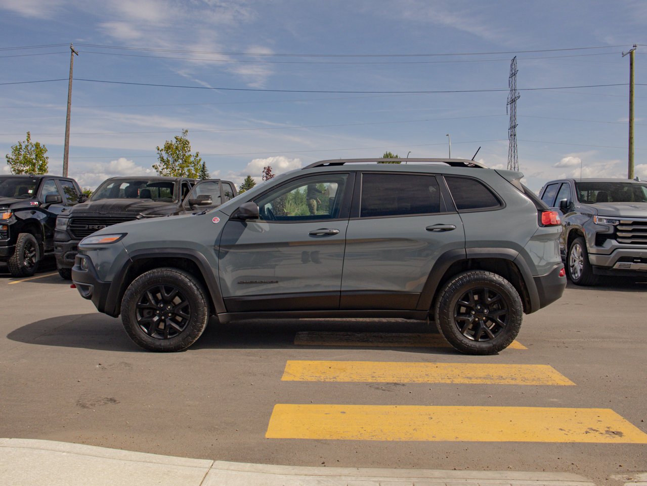 2015 Jeep Cherokee 4WD 4dr Trailhawk gray Sherwood Park - photo #6
