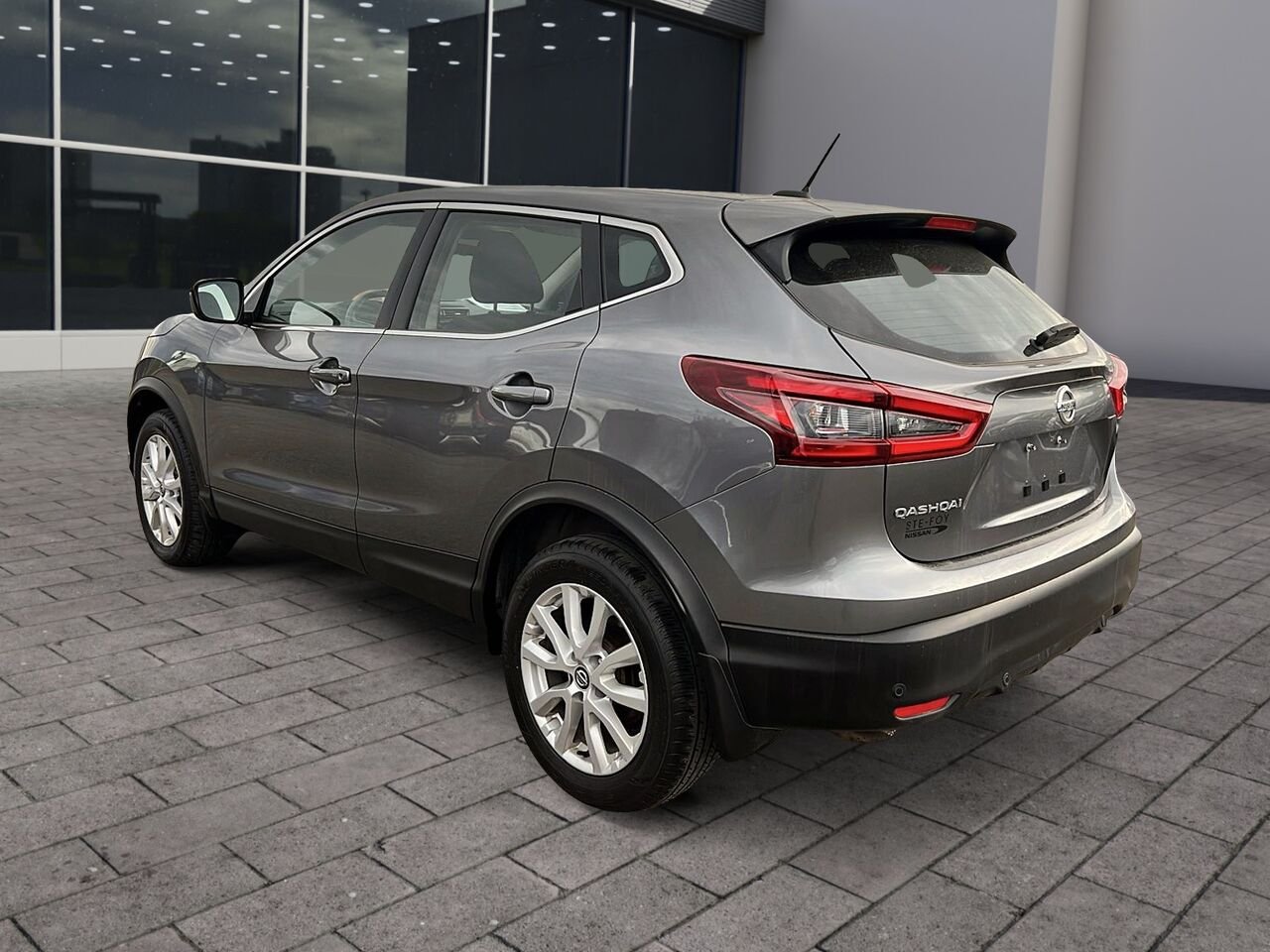 Nissan Qashqai S 2023 Gris Québec - photo #3