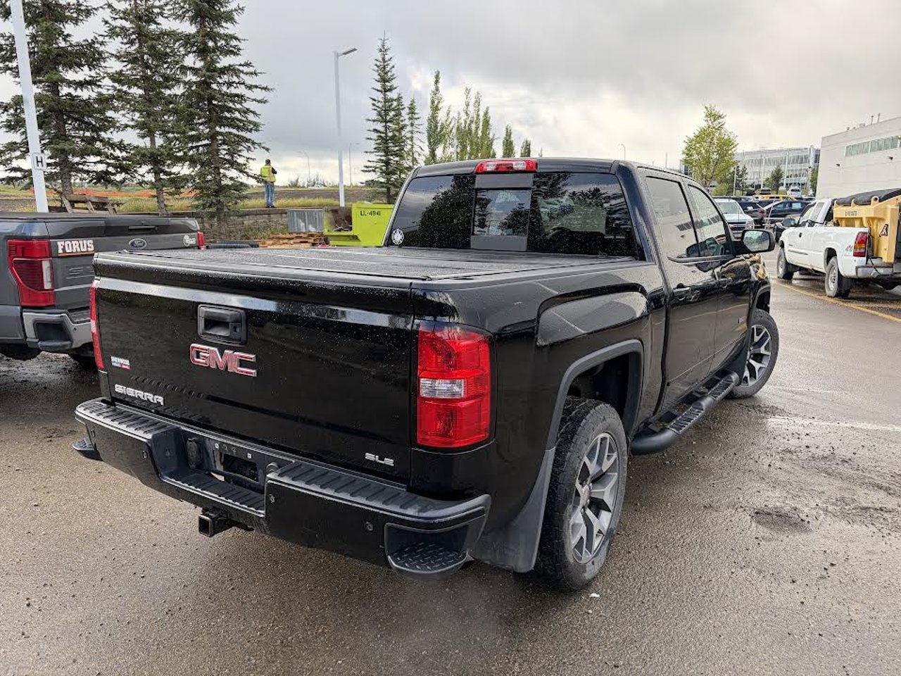 2018 GMC Sierra 1500 4WD Crew Cab 143.5 SLE Black Sherwood Park - photo #4
