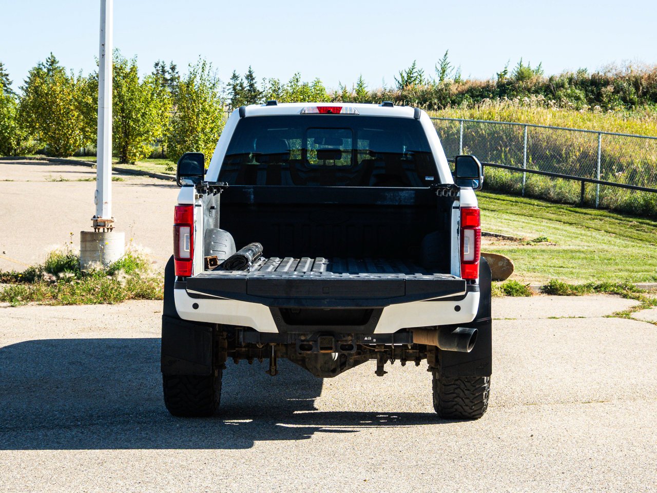2022 Ford Super Duty F-350 SRW Platinum 4WD Crew Cab 6.75' Box White Sherwood Park - photo #15