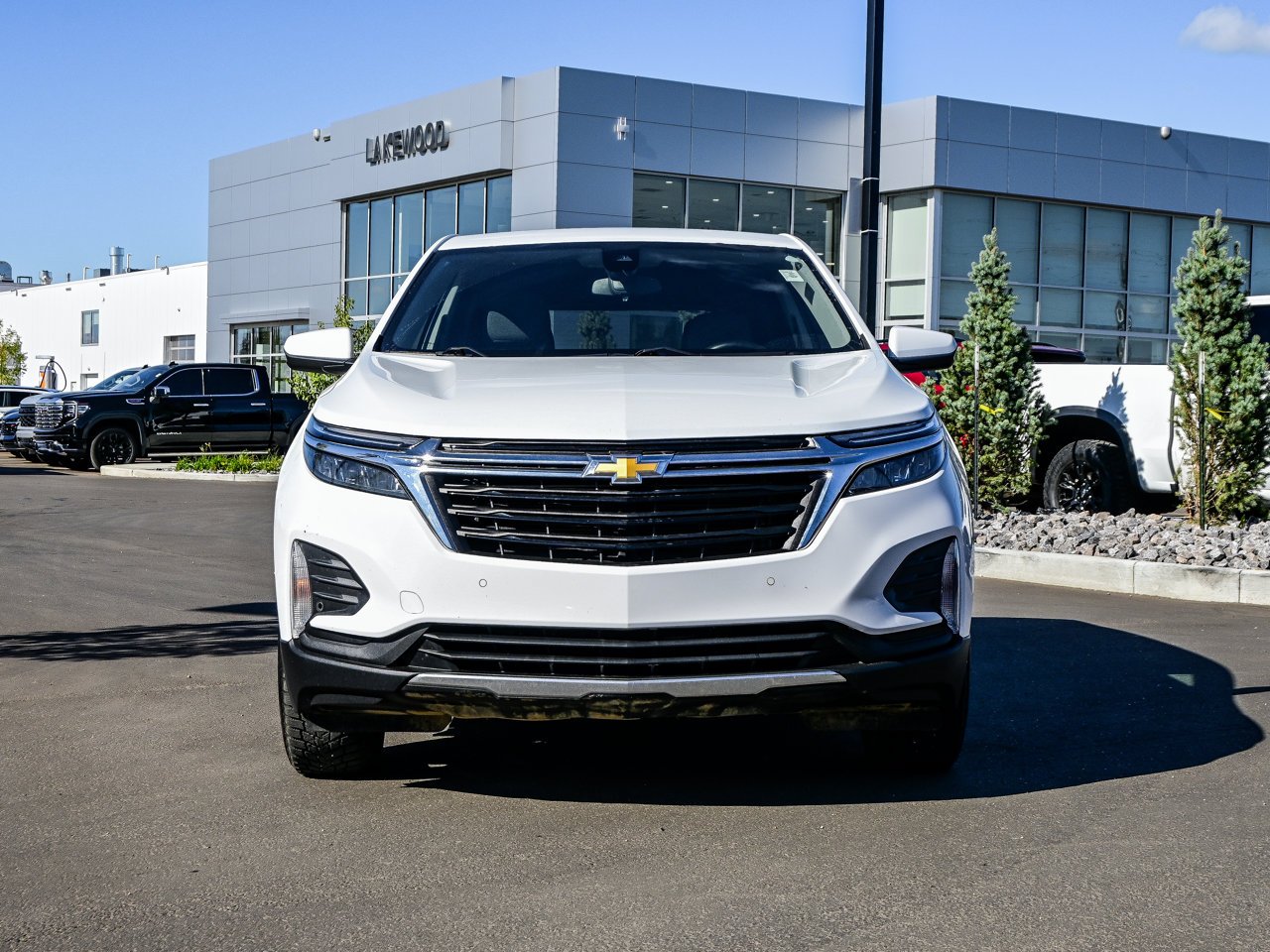 2024 Chevrolet Equinox AWD 4dr LT White Sherwood Park - photo #2