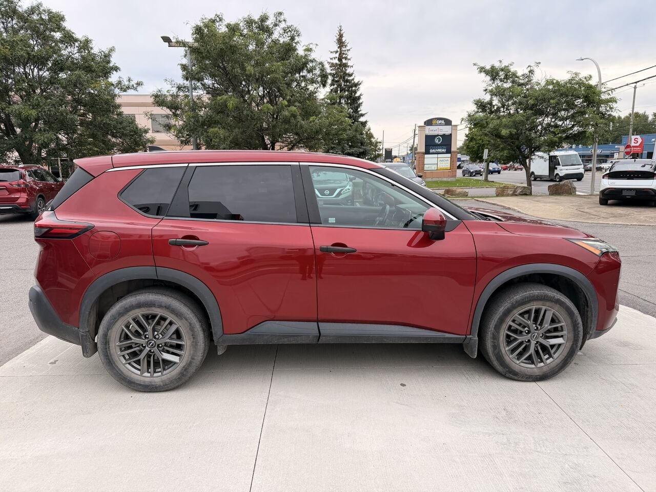 Nissan Rogue S AWD 2023 Rouge Châteauguay - photo #4