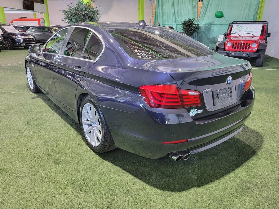 BMW Série 5 Traction intégrale xDrive 528i Berline 4 portes 2013 Bleu