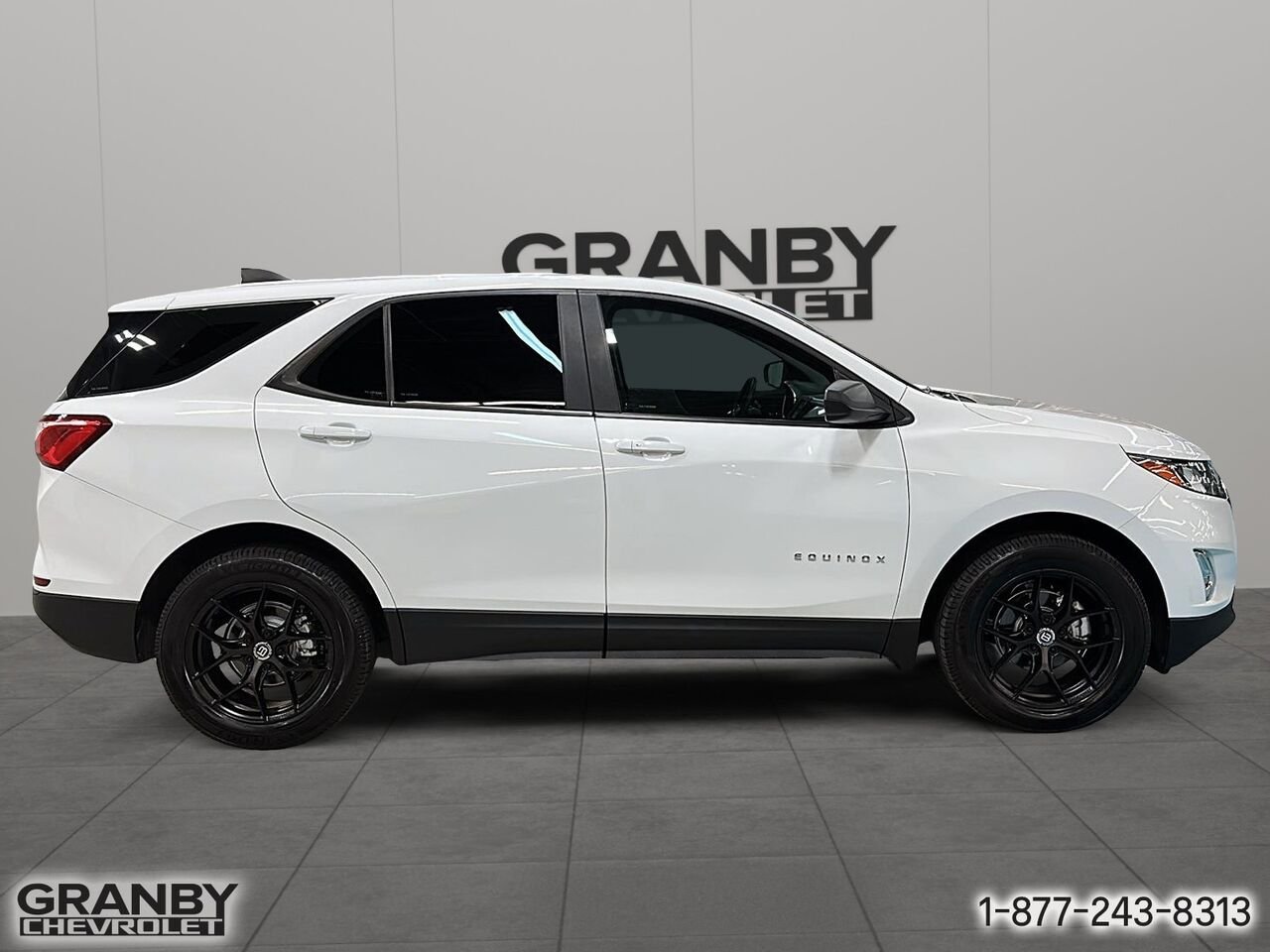 Chevrolet Equinox LS awd | 26-0912A 2021 Blanc Granby - photo #3