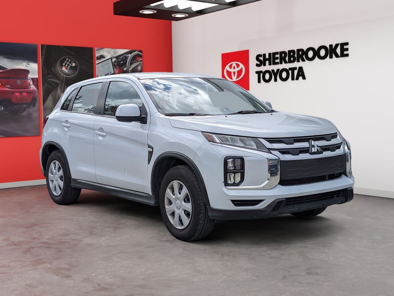 Mitsubishi RVR ES/SIÈGES CHAUFFANTS/AC/CAMÉRA DE RECUL/VITRES ÉLECTRIQUES 2023 Blanc Sherbrooke - photo #1