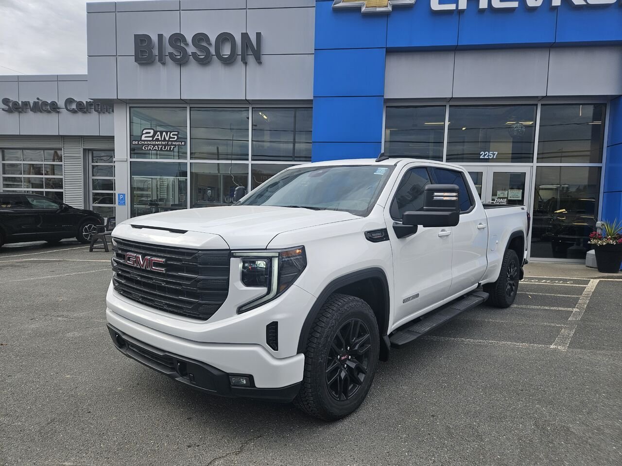 GMC Sierra 1500 Elevation cabine multiplace 4RM 157 po 2026 Blanc sommet Thetford Mines - photo #0