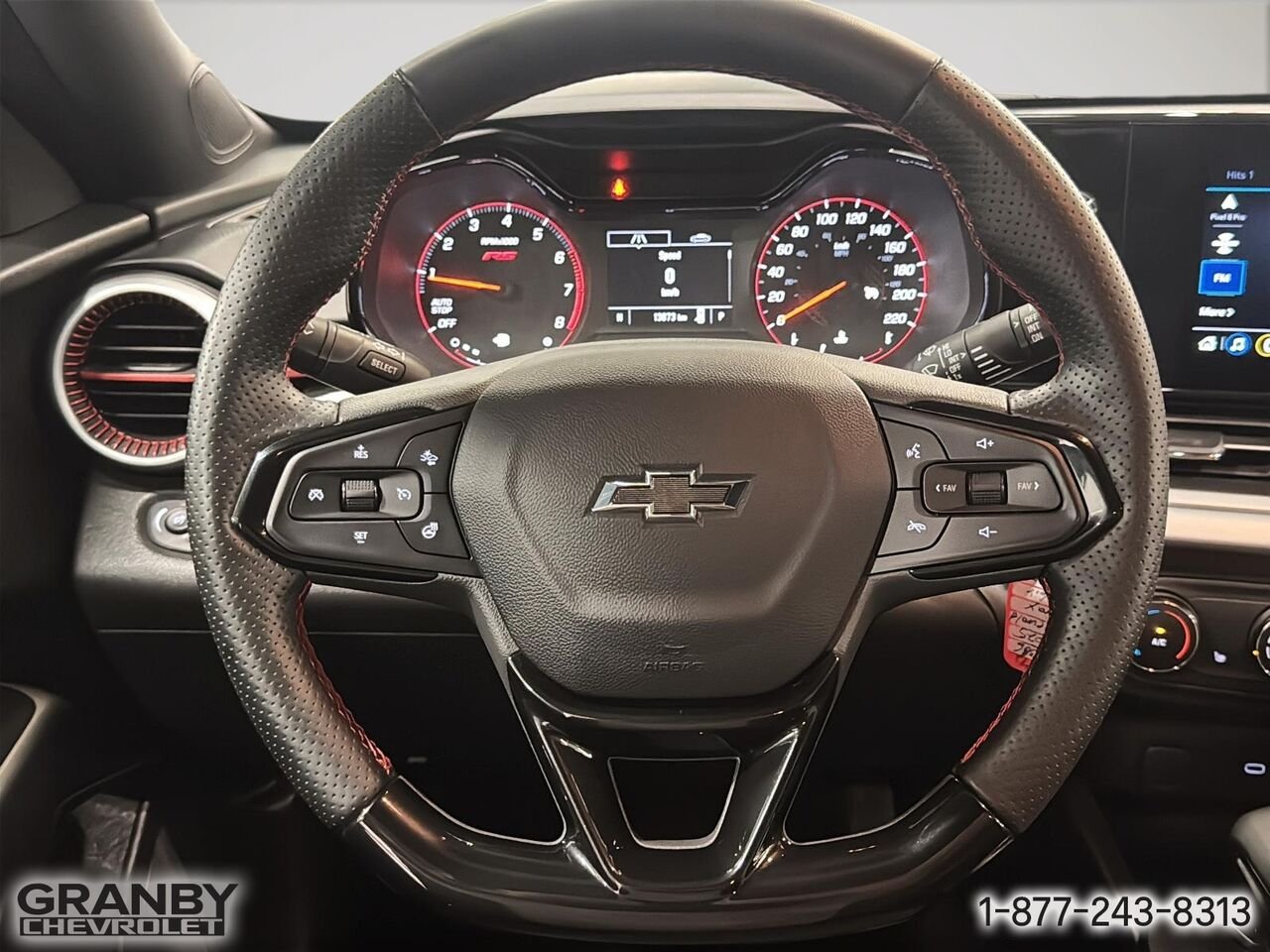 Chevrolet Trax 1RS 4 portes | G3886 2025 Noir Granby - photo #15