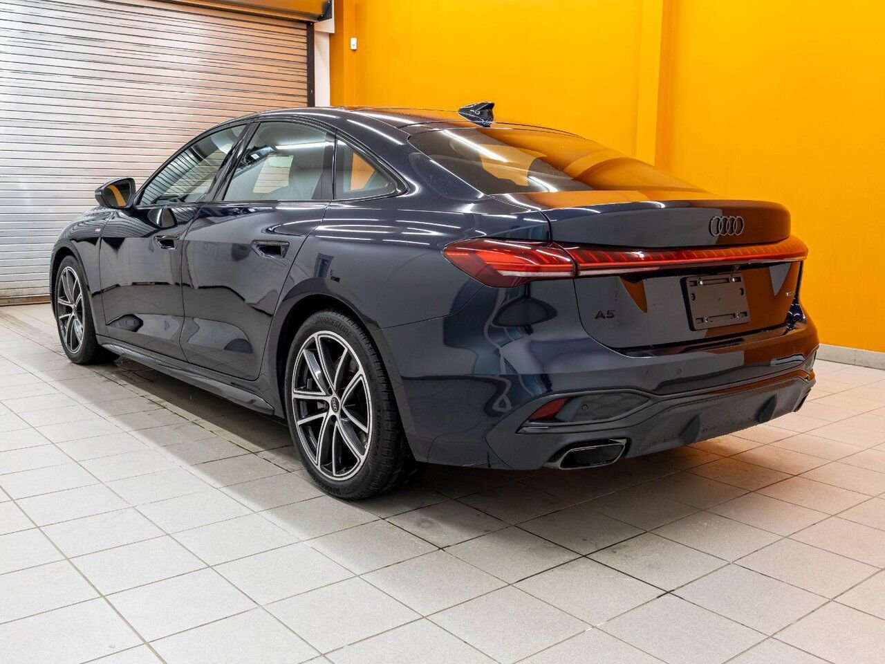 Audi A5 PROGRESSIV QUATTRO *TOIT* NAV CUIR REG ADAPT HUD 2025 Bleu Saint-Jérôme - photo #5