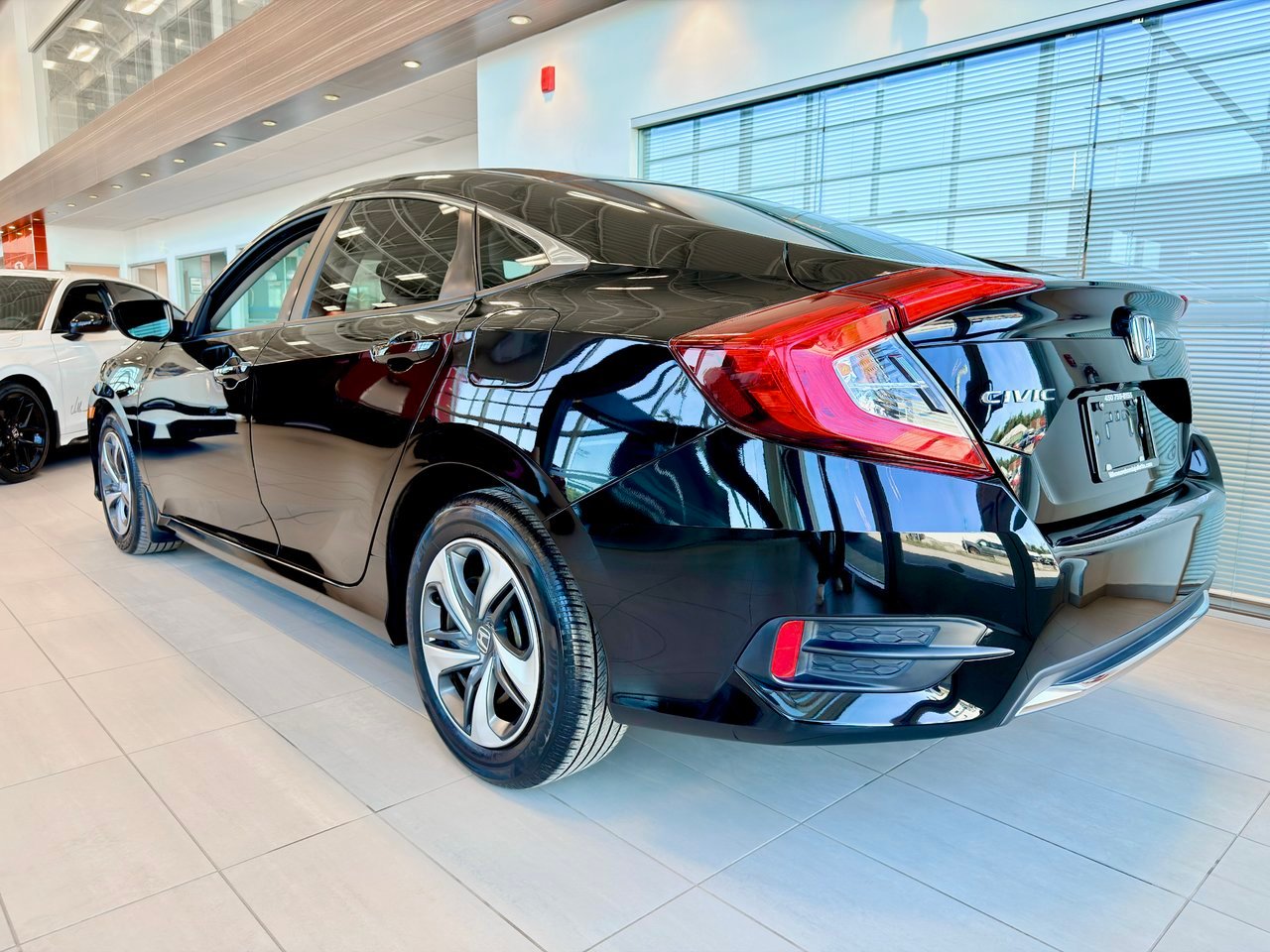 2019 Honda Civic Sedan Black Notre-Dame-des-Prairies - photo #8