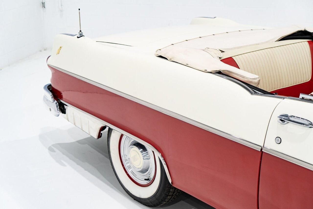 Pontiac Starchief **PRIX EN USD** Beautifully presented from former restoration 1955 Blanc Montréal - photo #45