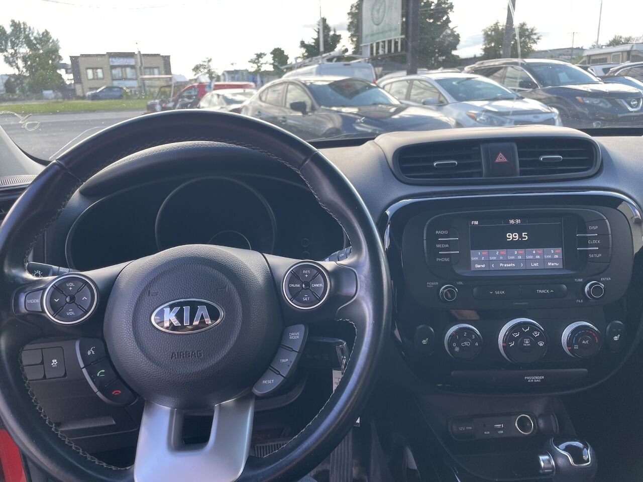 2017 Kia Soul Red  - photo #11