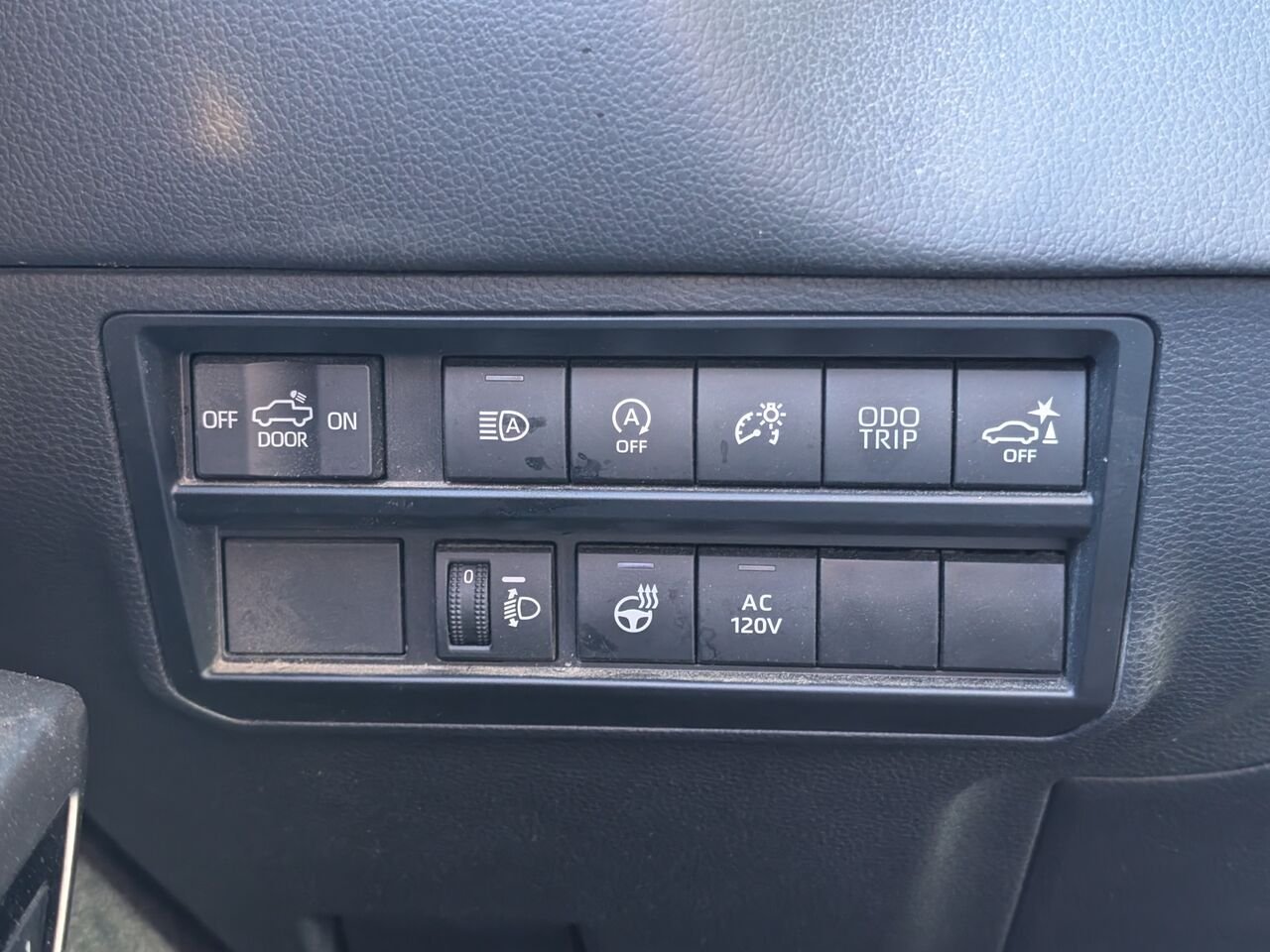 Toyota Tundra LIMITED/AWD/SIÈGES CHAUFFANTS ET VENTILLÉS/TOIT PANORAMIQUE OUVRANT/VOLANT CHAUFFANT/BLUETOOTH/AC 2023 Rouge Sherbrooke - photo #11