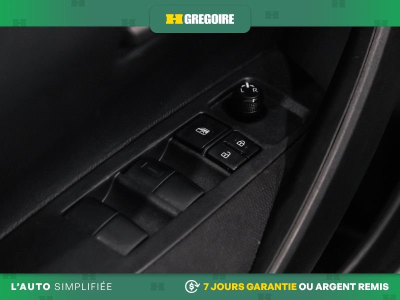 Toyota Corolla 730666 | Hybrid LE AWD AUTO A/C CAM RECUL BLUETOOTH 2023 Noir Laval - photo #10