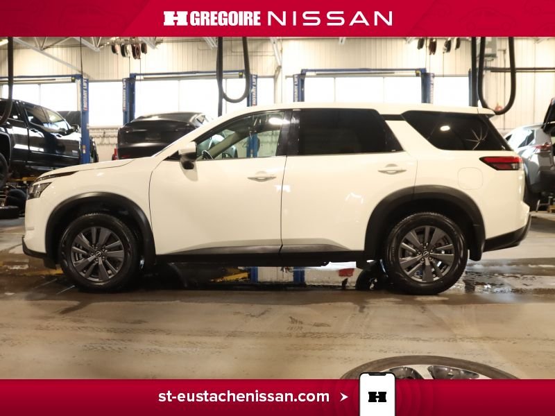 2022 Nissan Pathfinder White Laval - photo #5