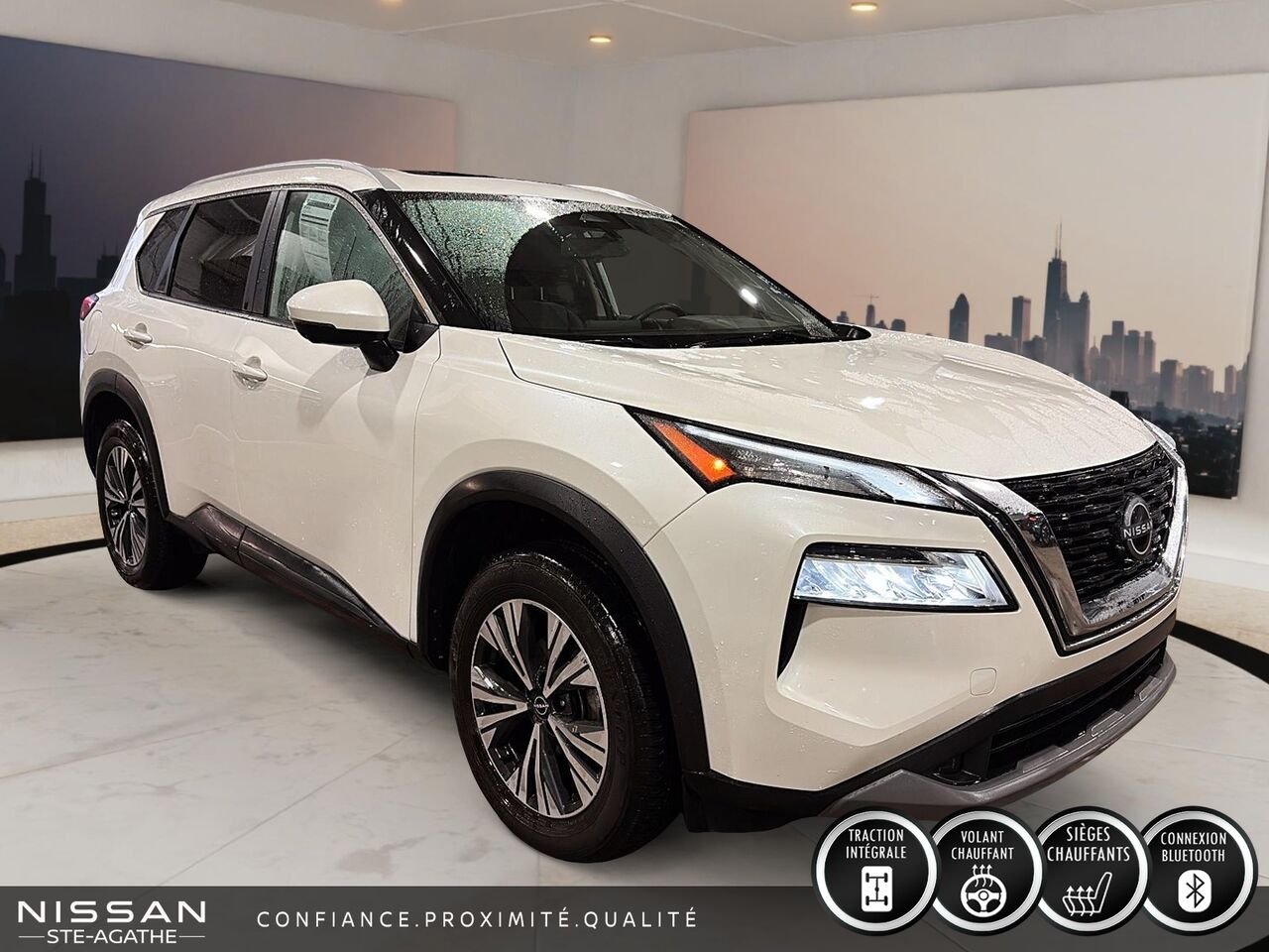 Nissan Rogue SV TI avec ensemble toit ouvrant 2023 Blanc Saint-Jérôme - photo #2