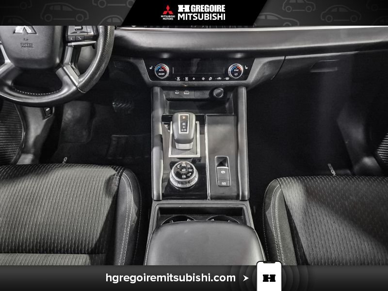 Mitsubishi Outlander 2022 Gris Blainville - photo #24
