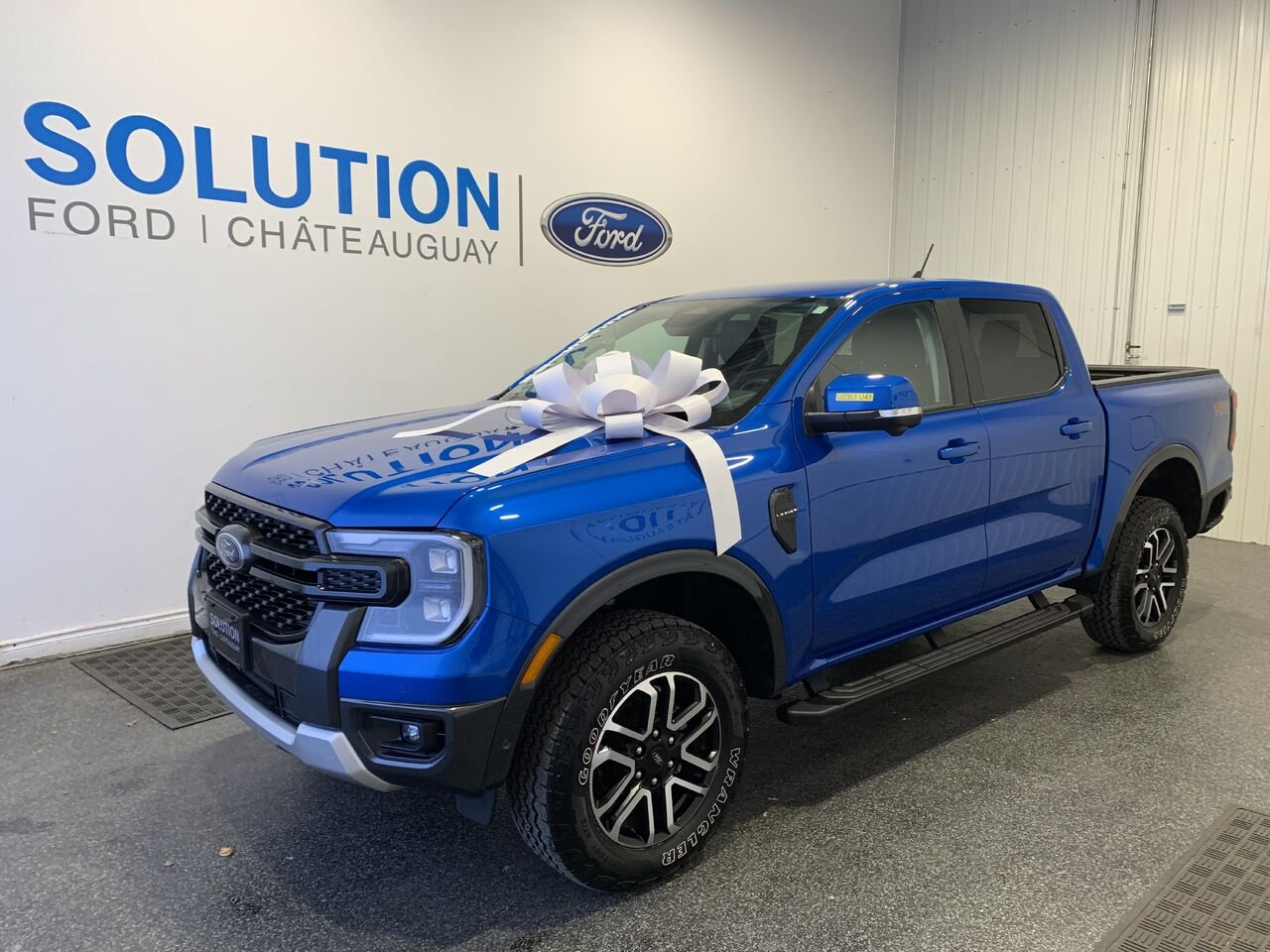2024 Ford Ranger LARIAT cabine SuperCrew 4RM caisse de 5 pi Blue Châteauguay - photo #0