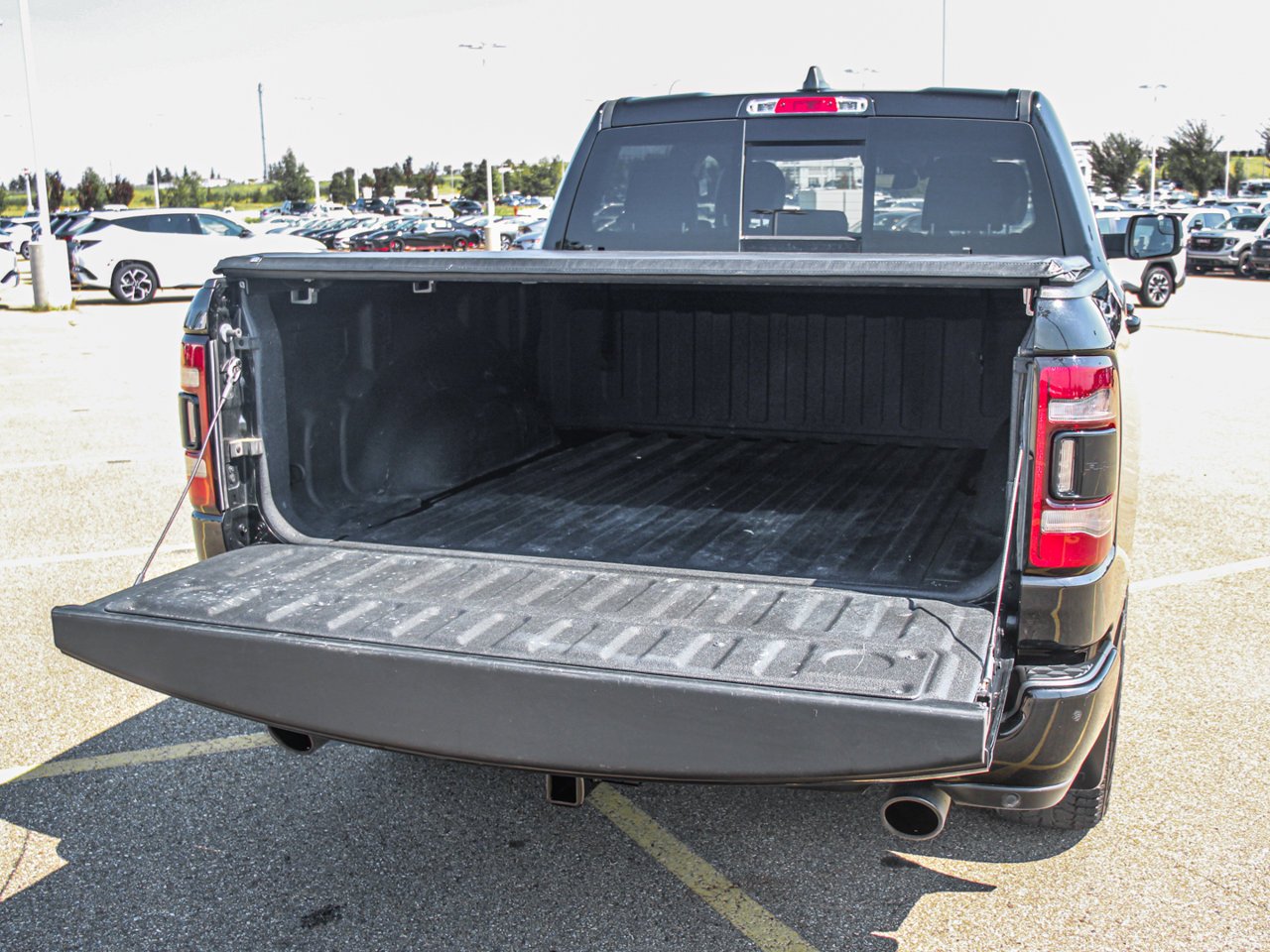 2022 Ram 1500 Sport 4x4 Crew Cab 5'7 Box Black Sherwood Park - photo #12