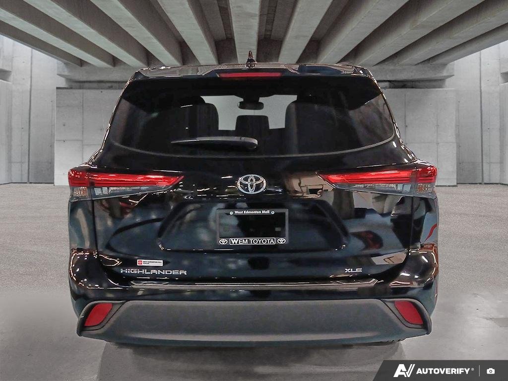 2021 Toyota Highlander 2602235A | XLE, well maintained local trade in. Black Edmonton - photo #4