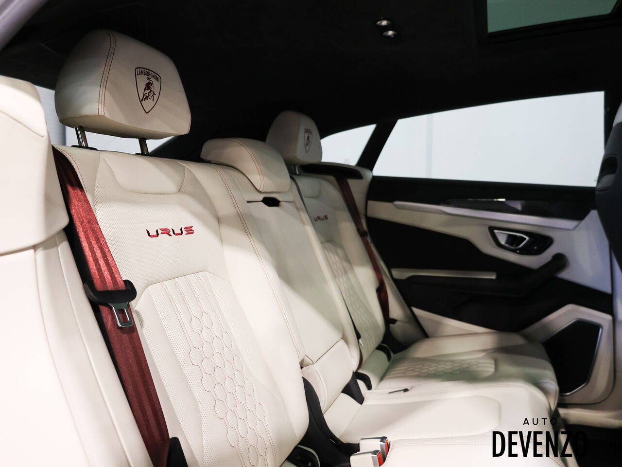 2023 Lamborghini Urus Black Saint-Eustache - photo #9