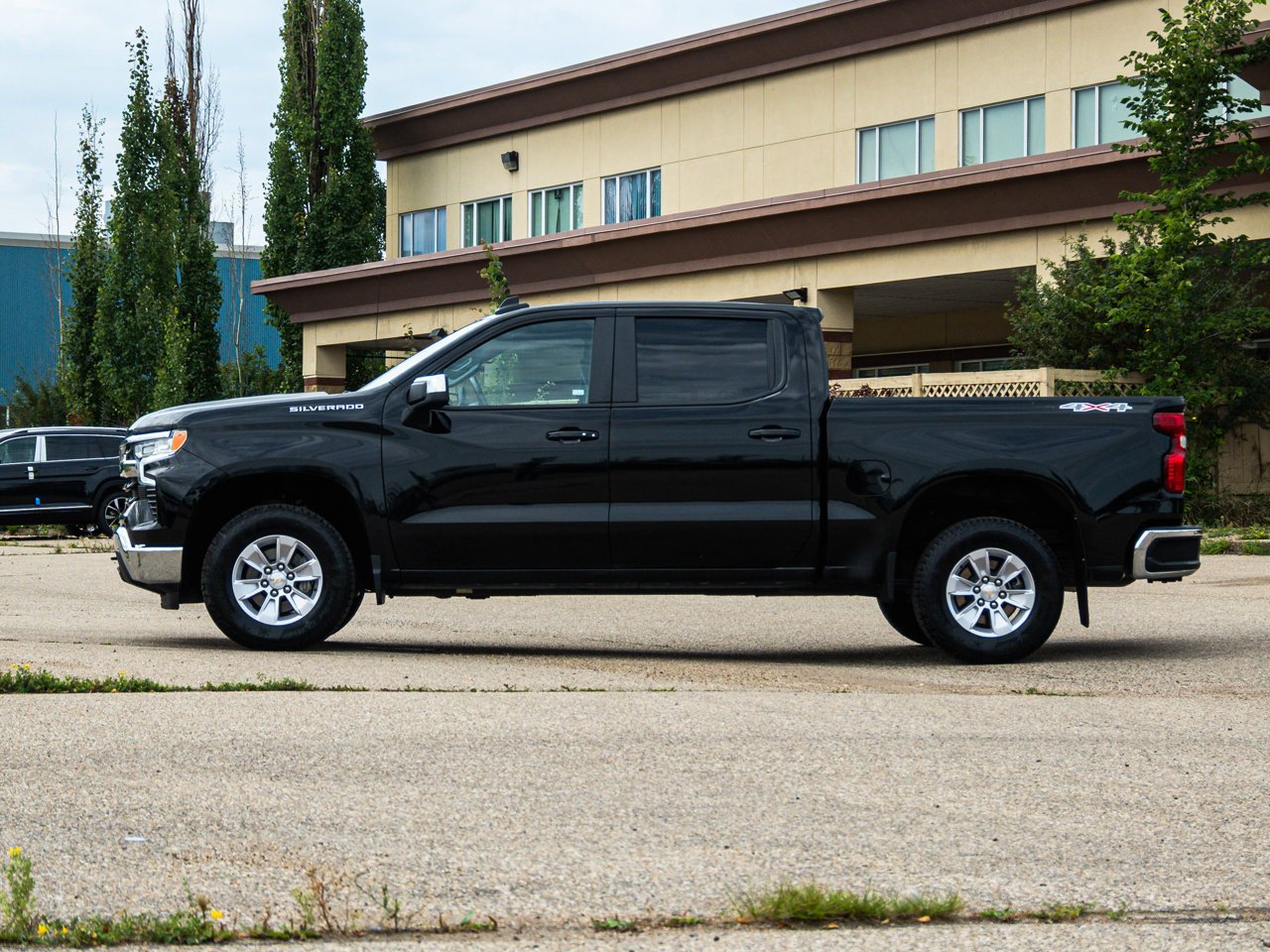 2026 Chevrolet Silverado 1500 4WD Crew Cab 147 LT Black Sherwood Park - photo #9