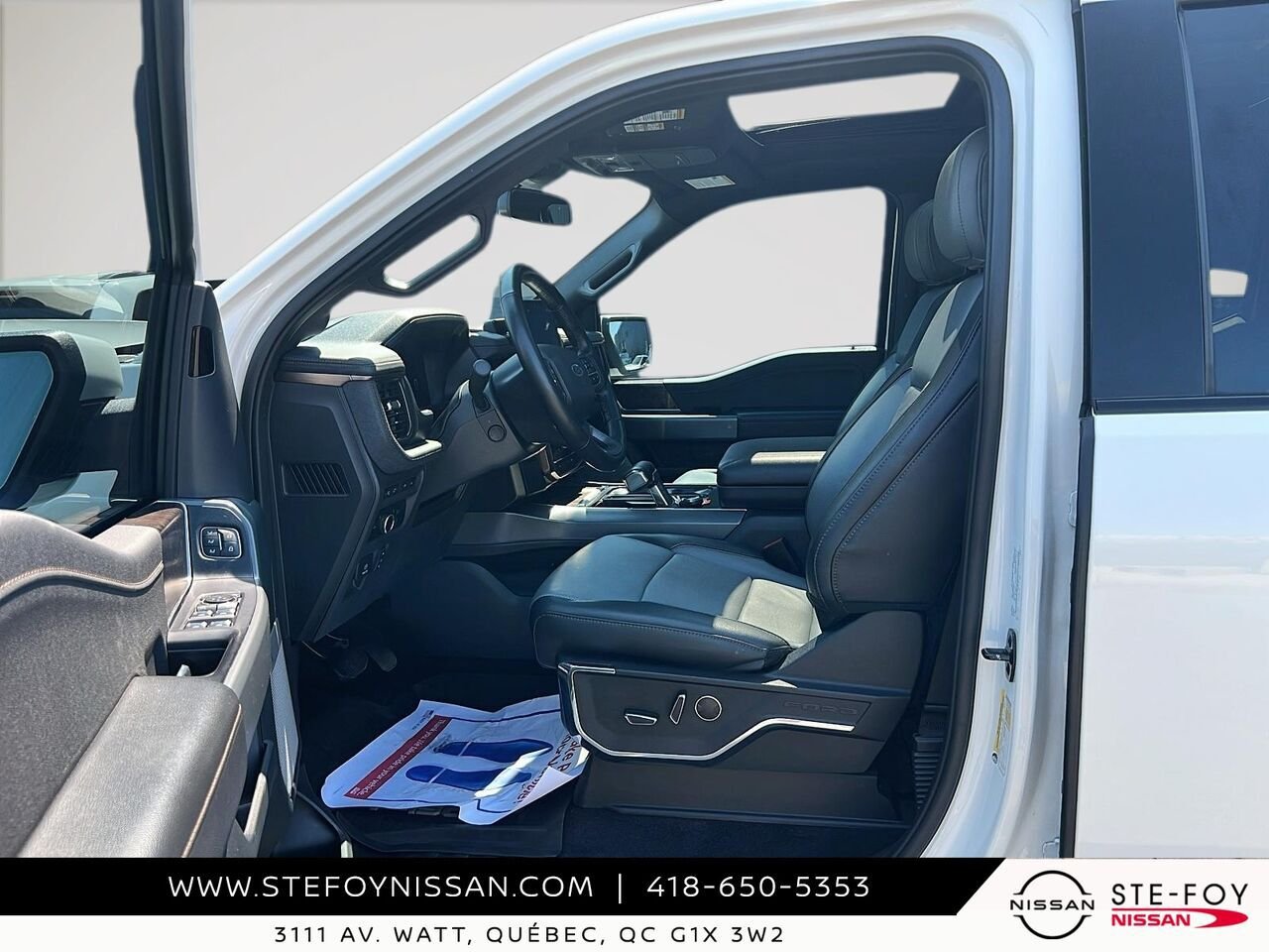 Ford F-150 Lightning LARIAT SuperCrew LONG RANGE 2023 Blanc Ste-Foy - photo #11
