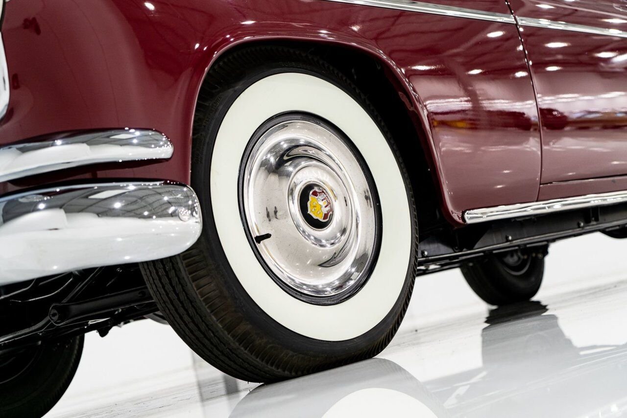 Oldsmobile 98 PRIX EN USD | Convertible Beautifully Presented from complete Restoration 1953 Rouge Montréal - photo #78