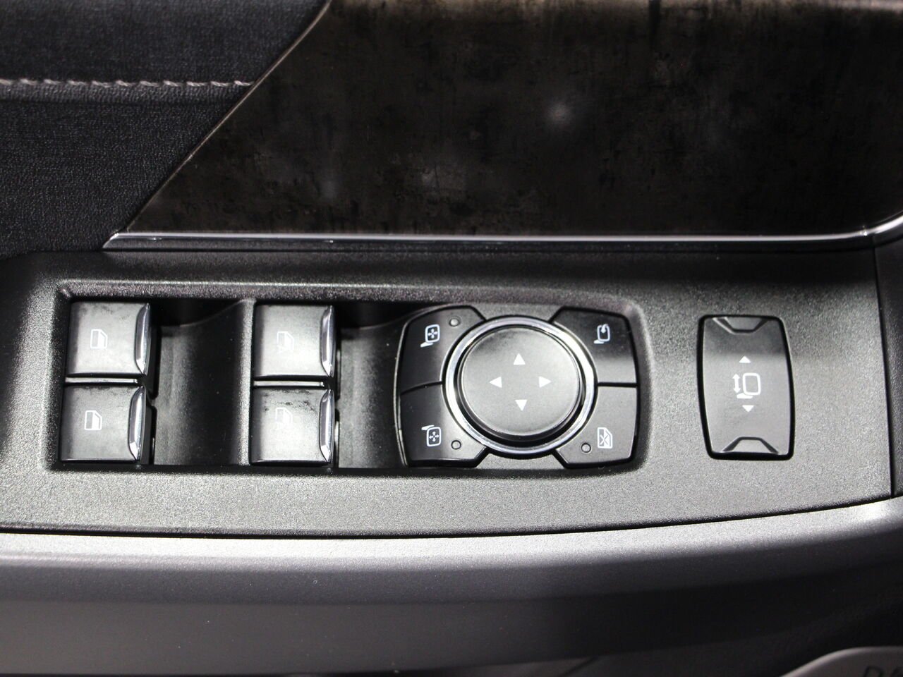 2024 Ford Super Duty F-250 SRW LARIAT Black Saint-Eustache - photo #20