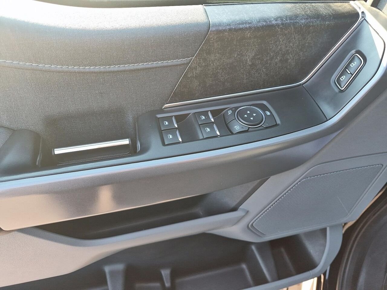 2023 Ford F-150 Lightning Black Saint-Jérôme - photo #10