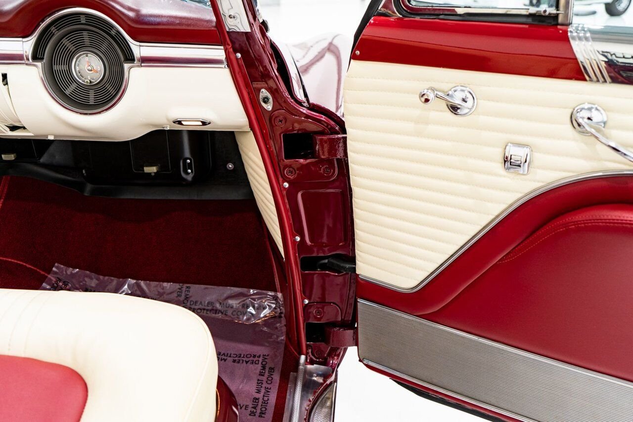 Oldsmobile 98 PRIX EN USD | Convertible Beautifully Presented from complete Restoration 1953 Rouge Montréal - photo #66