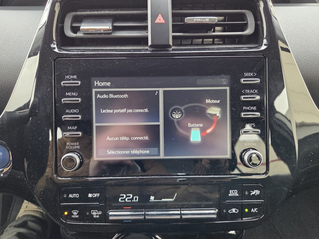 2020 Toyota PRIUS White Mont-Laurier - photo #15
