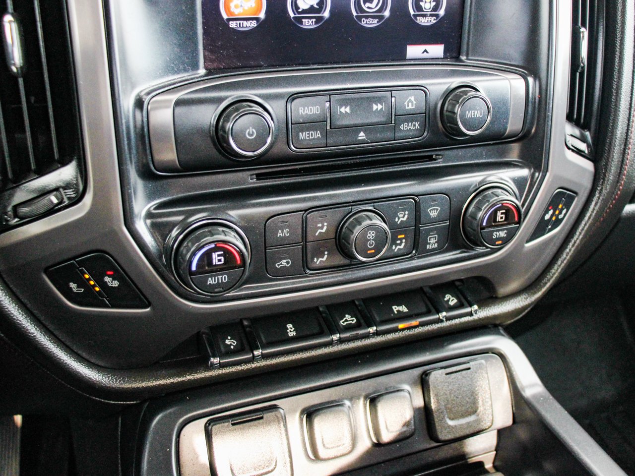 2016 GMC Sierra 1500 4WD Crew Cab 143.5 SLT White Sherwood Park - photo #25