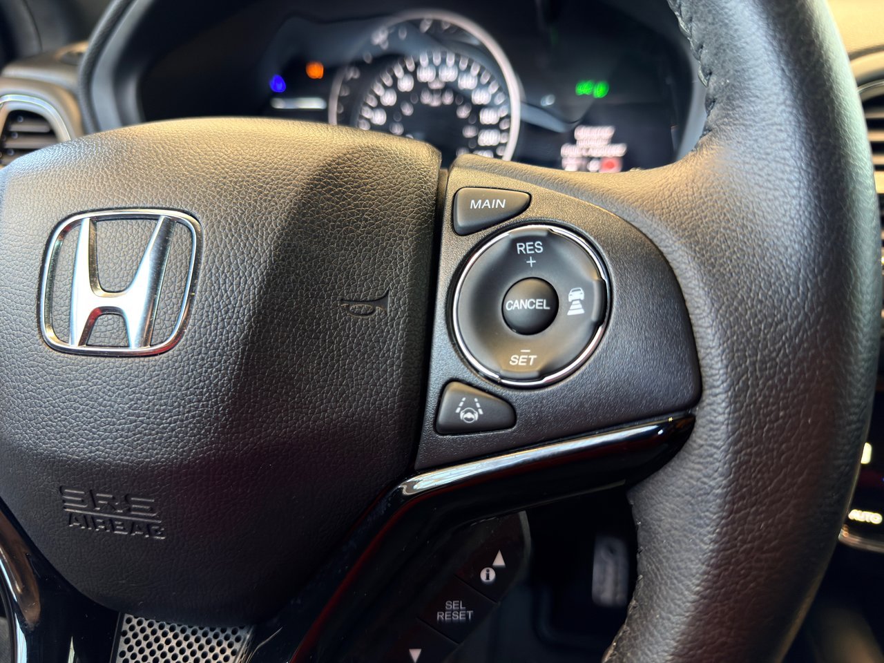 2021 Honda HR-V Black Notre-Dame-des-Prairies - photo #30