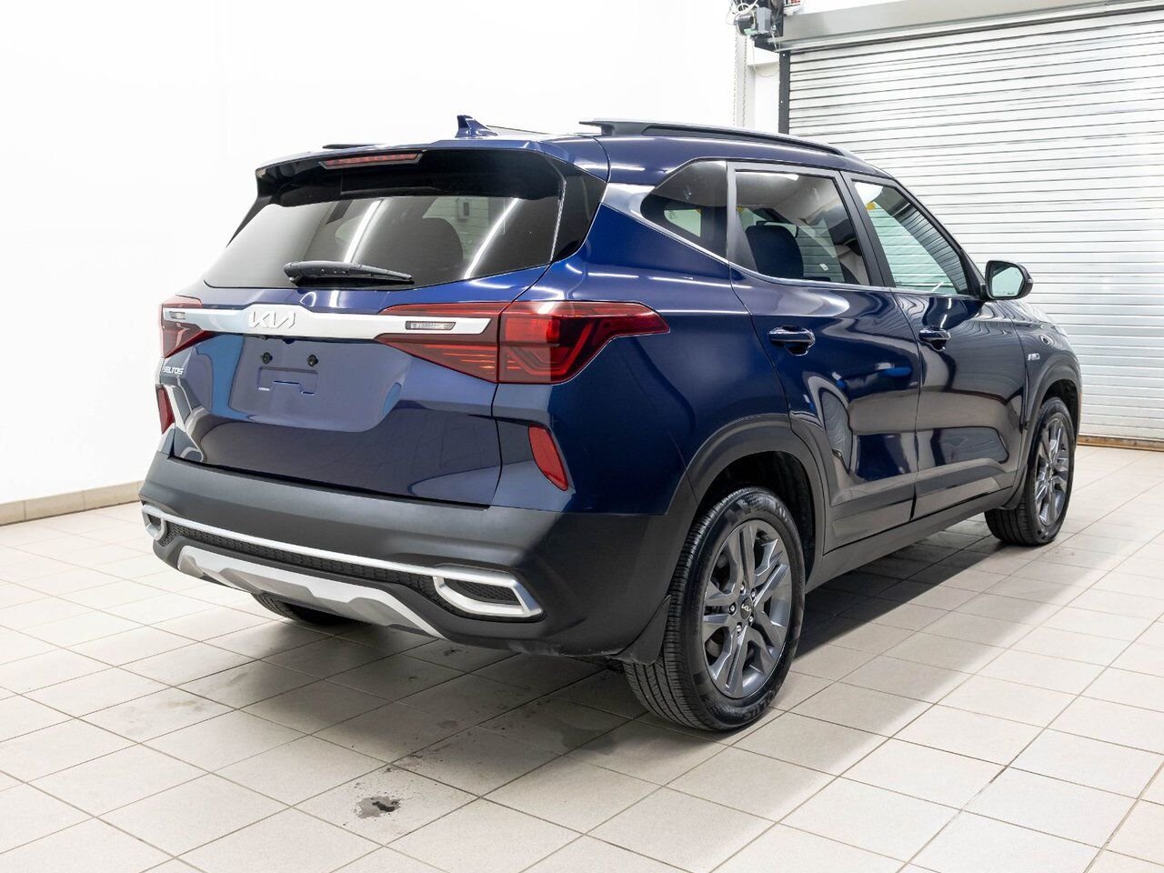 Kia Seltos EX PREMIUM AWD *TOIT* SIÈGES CHAUF CARPLAY ALERTES 2023 Bleu Saint-Jérôme - photo #9