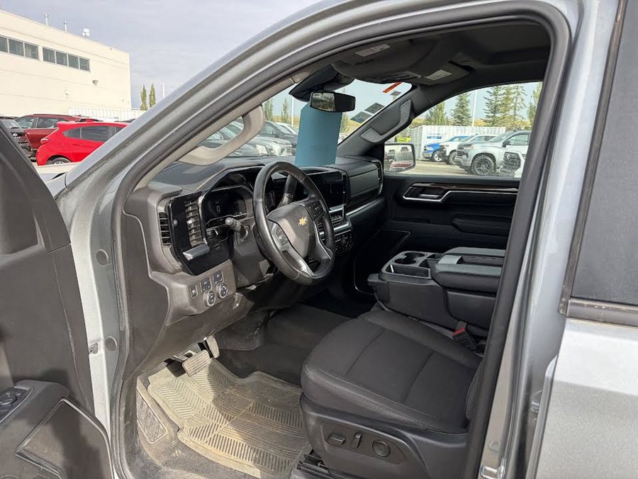 2025 Chevrolet Silverado 1500 LT 5.3L | Heated Steering Wheel Grey