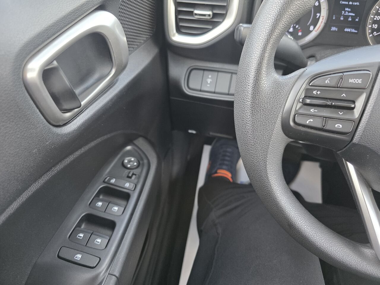 2021 Hyundai Venue Essential IVT avec couleur deux tons White Rouyn-Noranda - photo #34