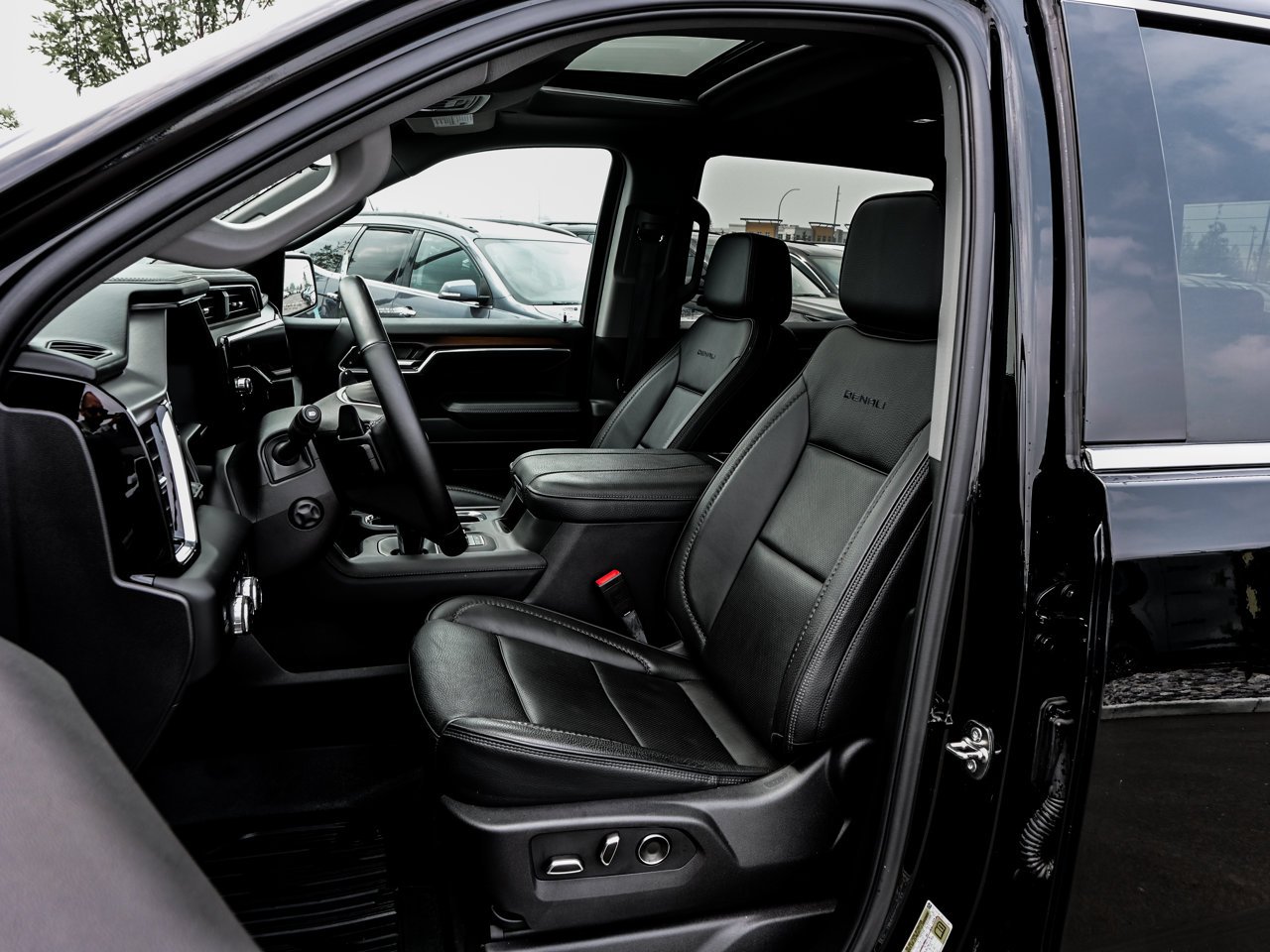 2025 GMC Sierra 1500 4WD Crew Cab 147 Denali Black Sherwood Park - photo #16