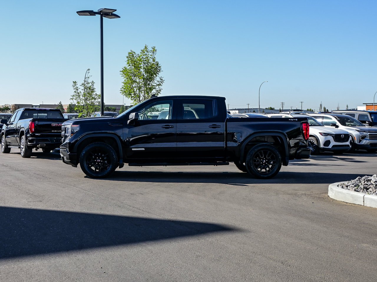 2023 GMC Sierra 1500 4WD Crew Cab 147 Elevation Black Sherwood Park - photo #9