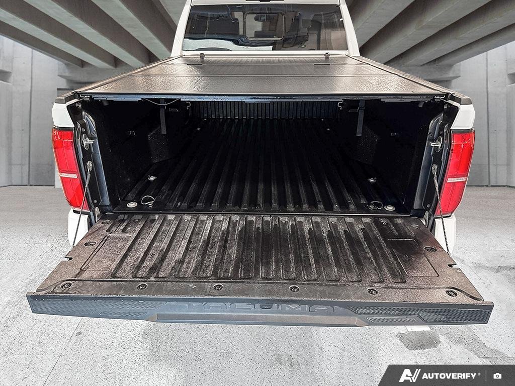 2024 Toyota Tacoma 2602278A | 4x4 Double Cab Auto White Edmonton - photo #10