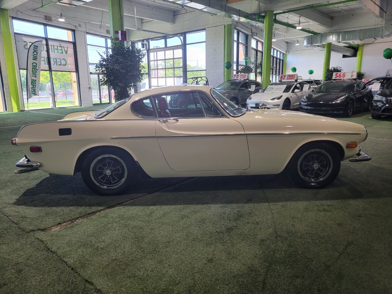 1970 Volvo P1800e Beige  - photo #6