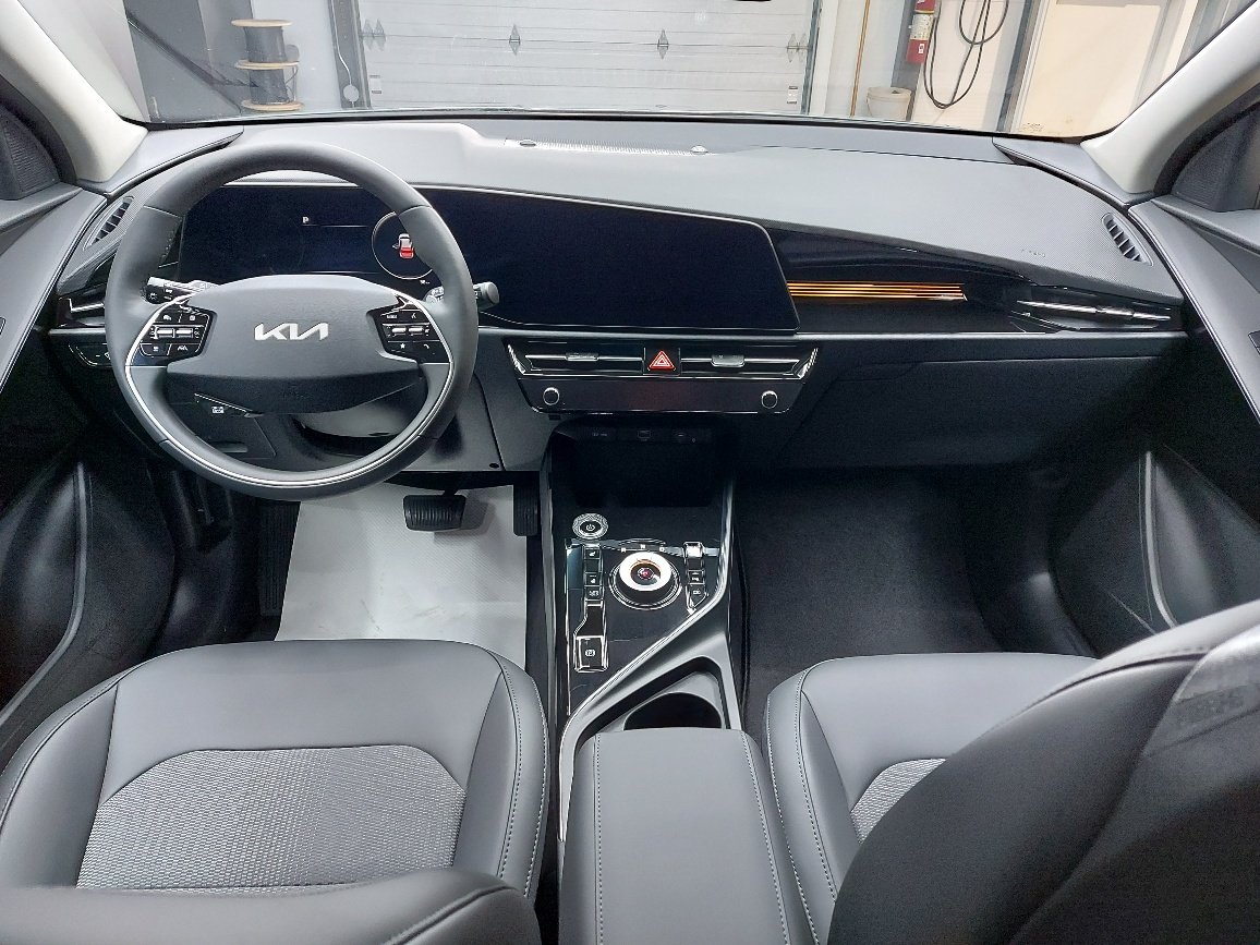 Kia Niro électrique 2026 Vert paysage urbain Blainville - photo #8