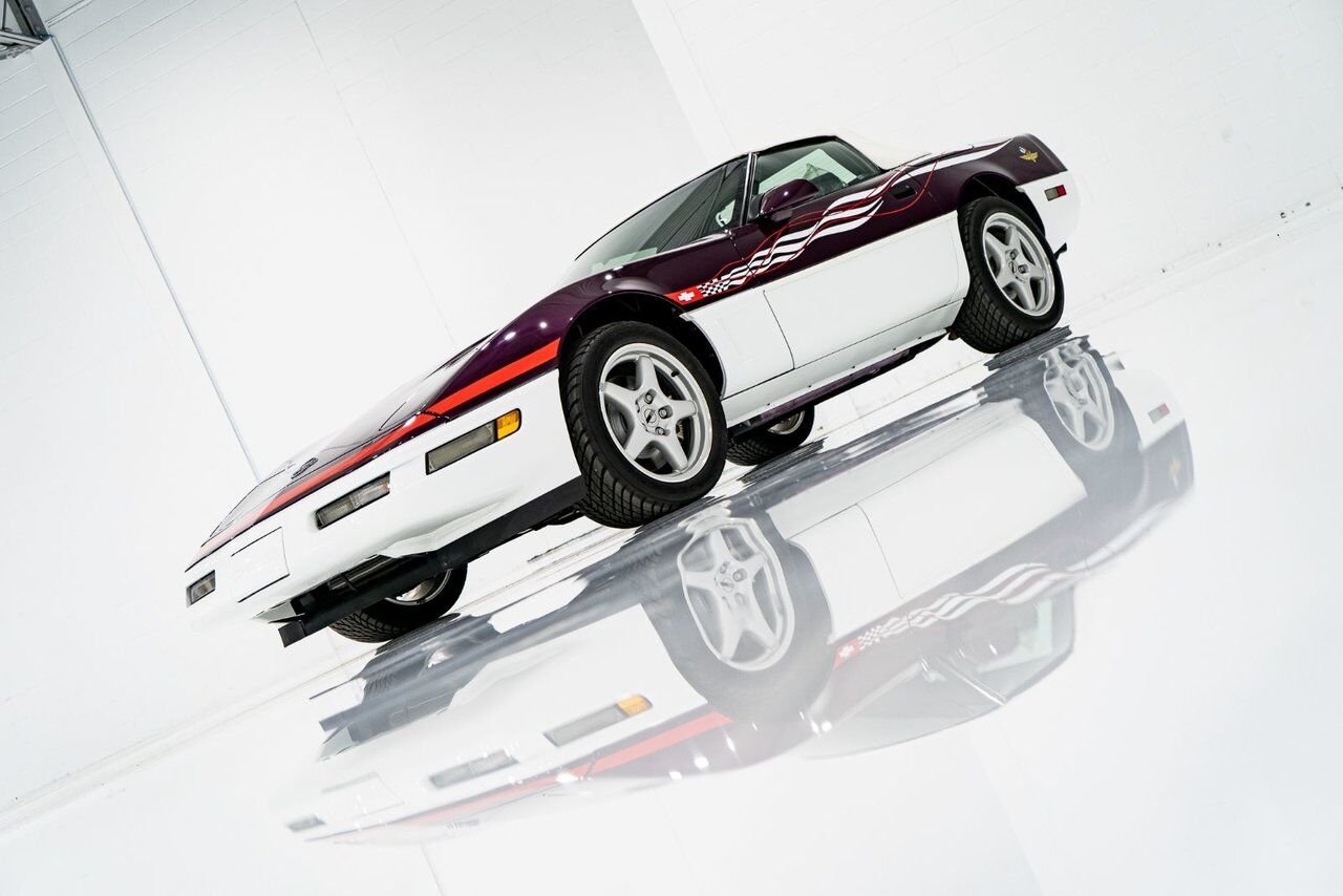 1995 Chevrolet Corvette *PRIX EN USD* RPO Z4Z PACE CAR PRESENTED IN DELIVERY PACKAGING WITH ONLY 192MILES (307KM) FROM NEW White Montreal - photo #34