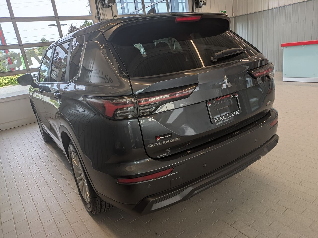 2025 Mitsubishi Outlander Grey Gatineau - photo #18