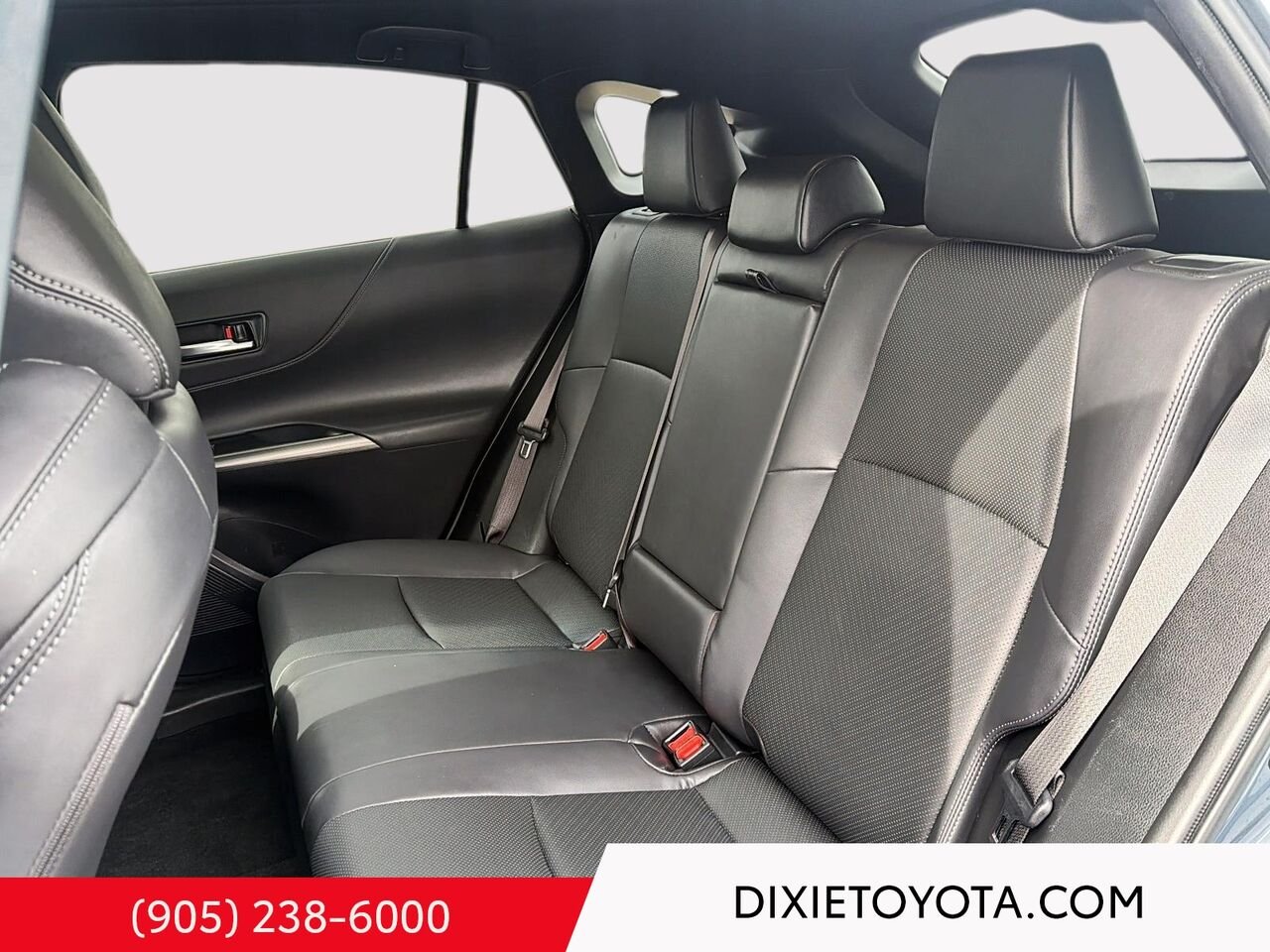 2023 Toyota Venza Hybrid Limited AWD / CLEAN CARFAX / HEATED AND VENTILATED SEATS / MOONROOF / ALLOY WHEELS / CARPLAY AND ANDROID AUTO Grey Mississauga - photo #20